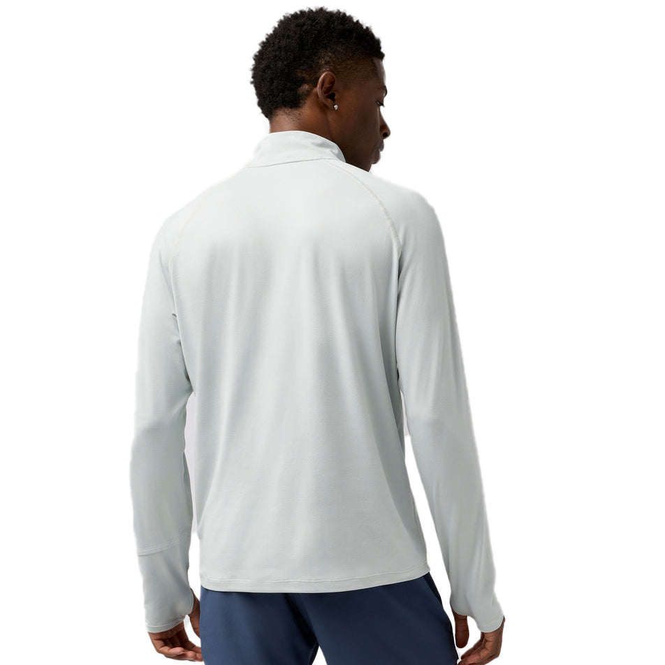 Back view of a model wearing the Brooks Men's Dash 1/4 Zip 3.0 in the Smoke colourway. (8718750580898)