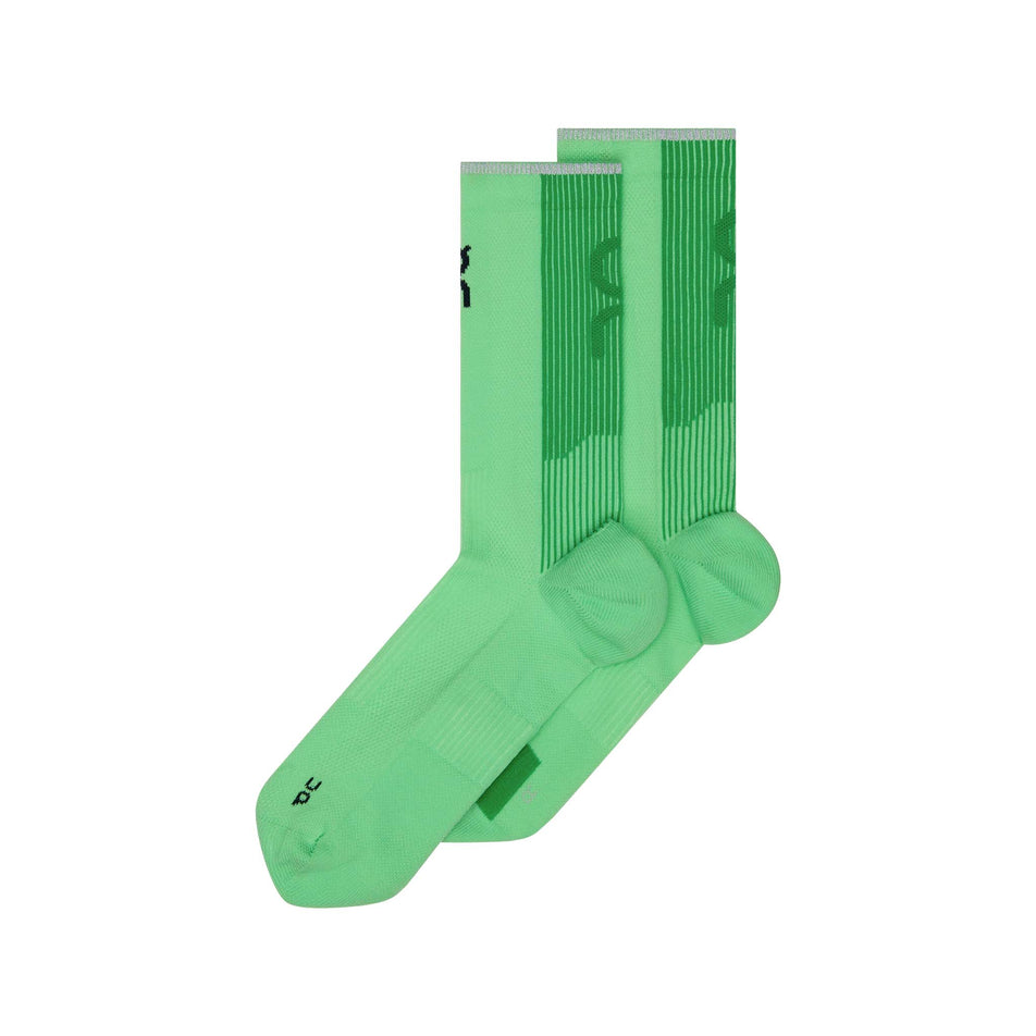 A pair of On Unisex Performance Run Sock High in the Honeydew/Parsley colourway. (8717316260002)