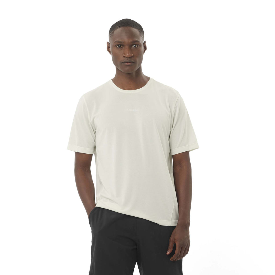 Front view of a model wearing the Salomon Men's SHKout Core Short Sleeve T-Shirt in the Icicle colourway. (8575600001186)